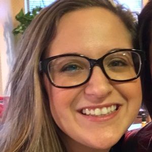 Meet your Posher, Caitlin